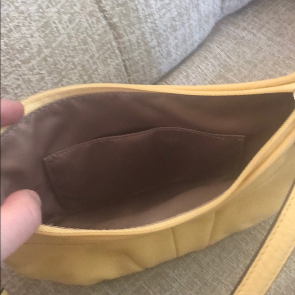 Coach yellow leather coach purse - Picture 4 of 6